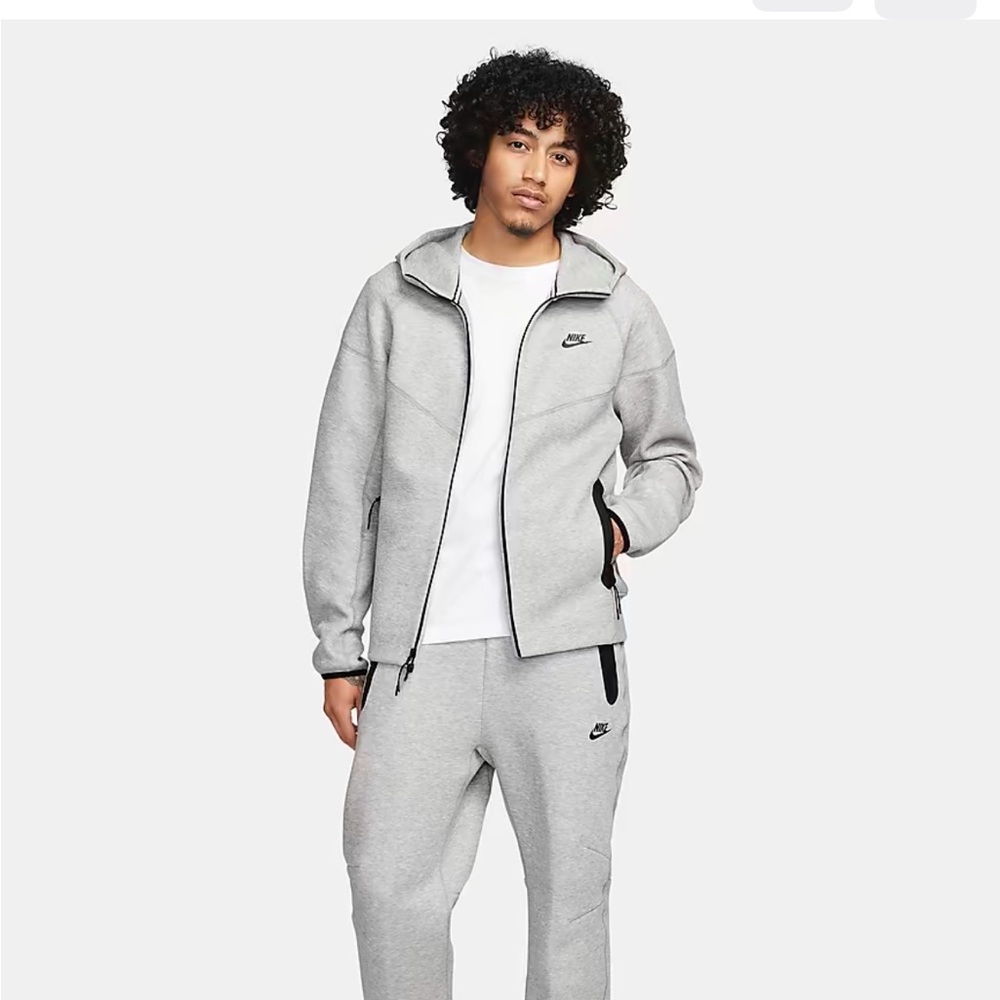 Nike Sportswear Tech Fleece Windrunner Full-Zip Hoodie - Picture 6 of 13